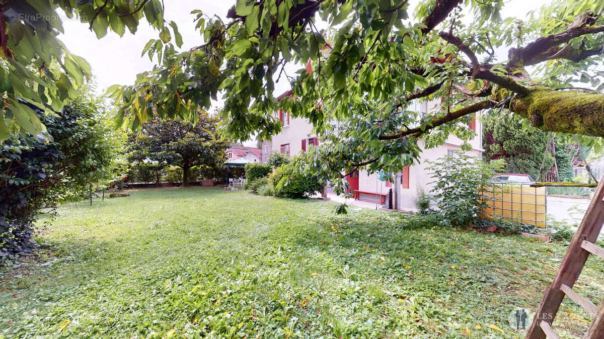Maison à SAINT-MARTIN-D'HERES