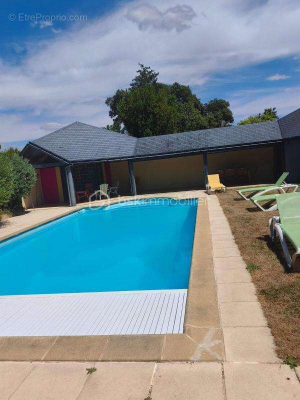 Maison familiale avec piscine chauffée – DPE C - photo 8