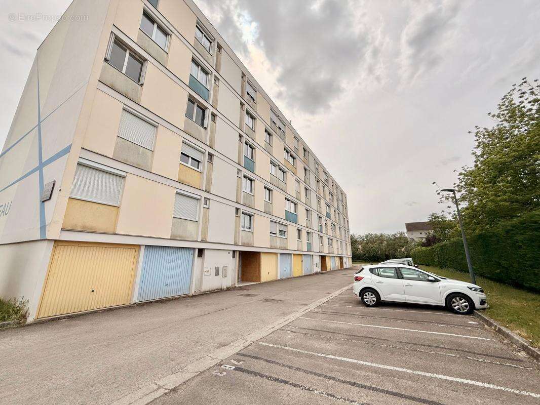 Appartement T4 - 2 chambres - balcon et parking privatif - photo 13