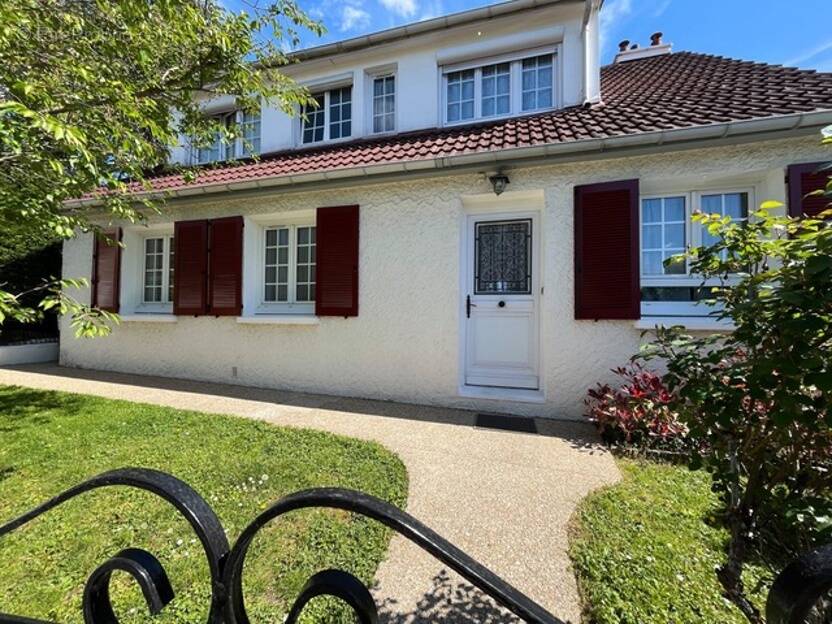 Maison à PONTAULT-COMBAULT