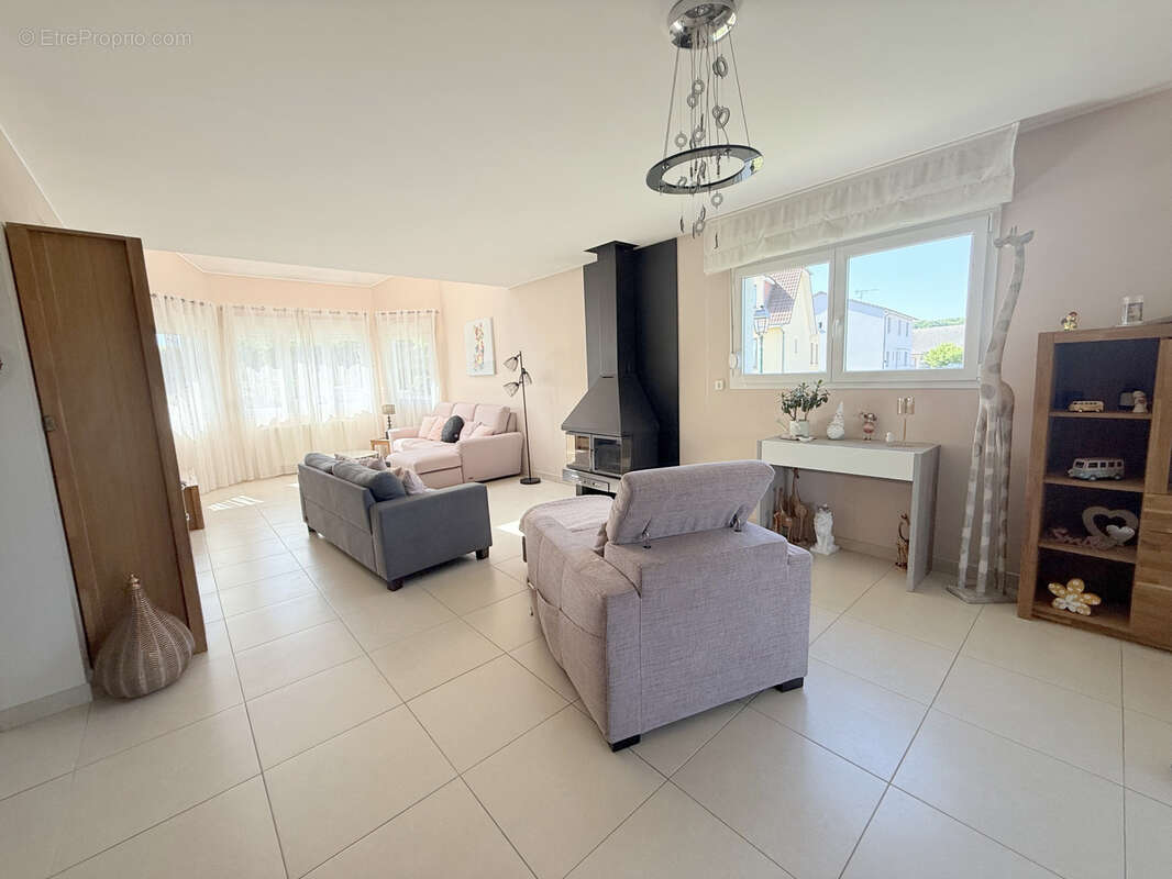 Maison à ROUSSY-LE-VILLAGE