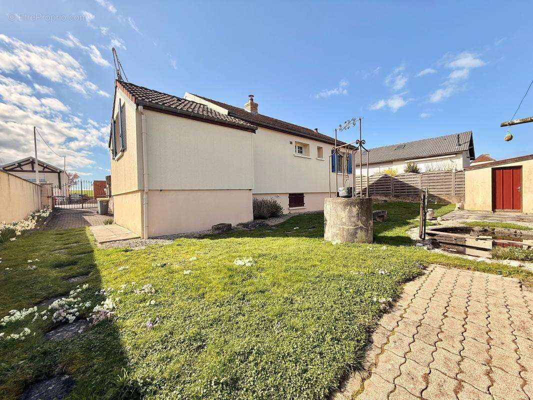 Maison à VAROIS-ET-CHAIGNOT