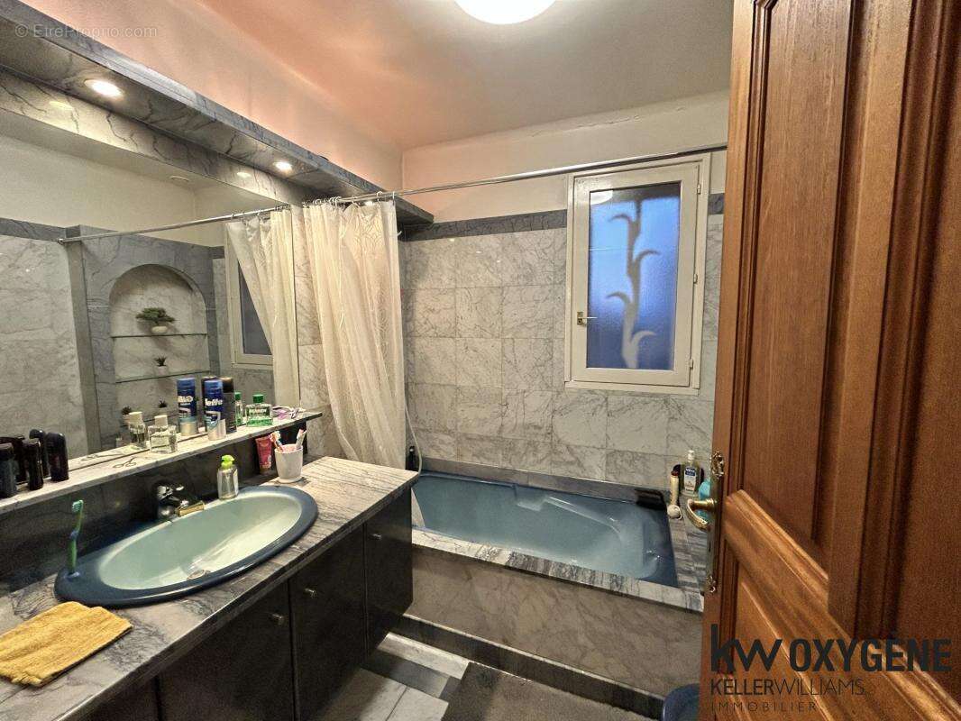 Maison à SAINT-GENIS-DES-FONTAINES