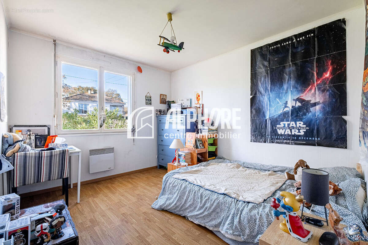 Maison Familiale à Pornic T5  - 4ch - de 97 m² - véranda de14 m²  (111 m² au total), grand garage - photo 7