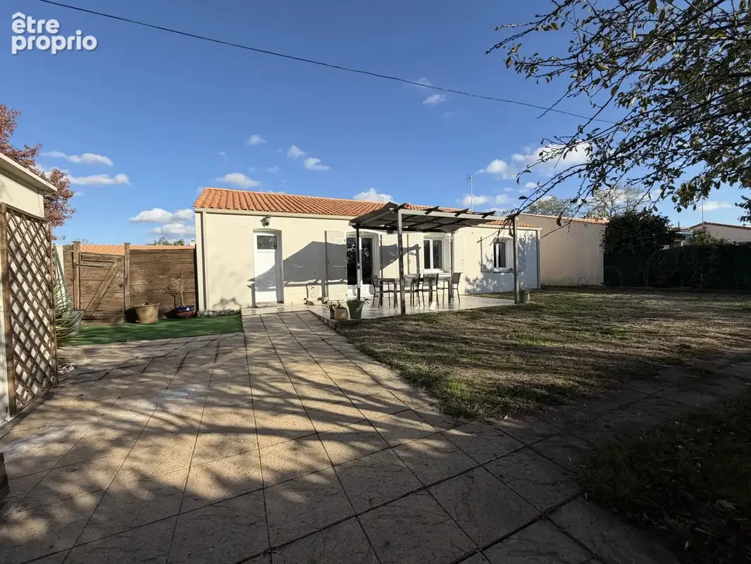 AIZENAY, proche centre, maison de plain-pied, 3 chambres sur 576 m2 de terrain - photo 12