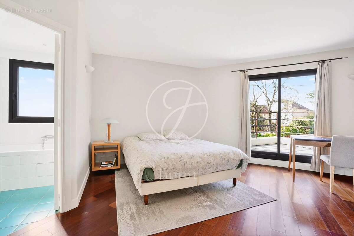 Maison à LE VESINET