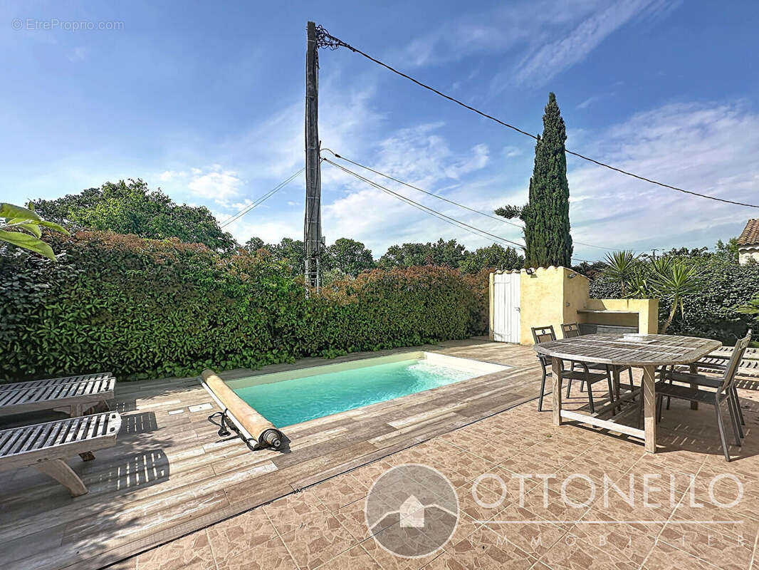 Maison à ROQUEBRUNE-SUR-ARGENS