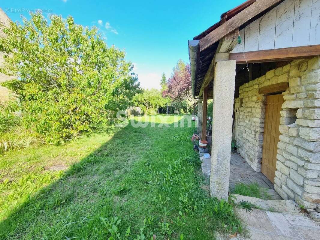 Maison à DORNECY