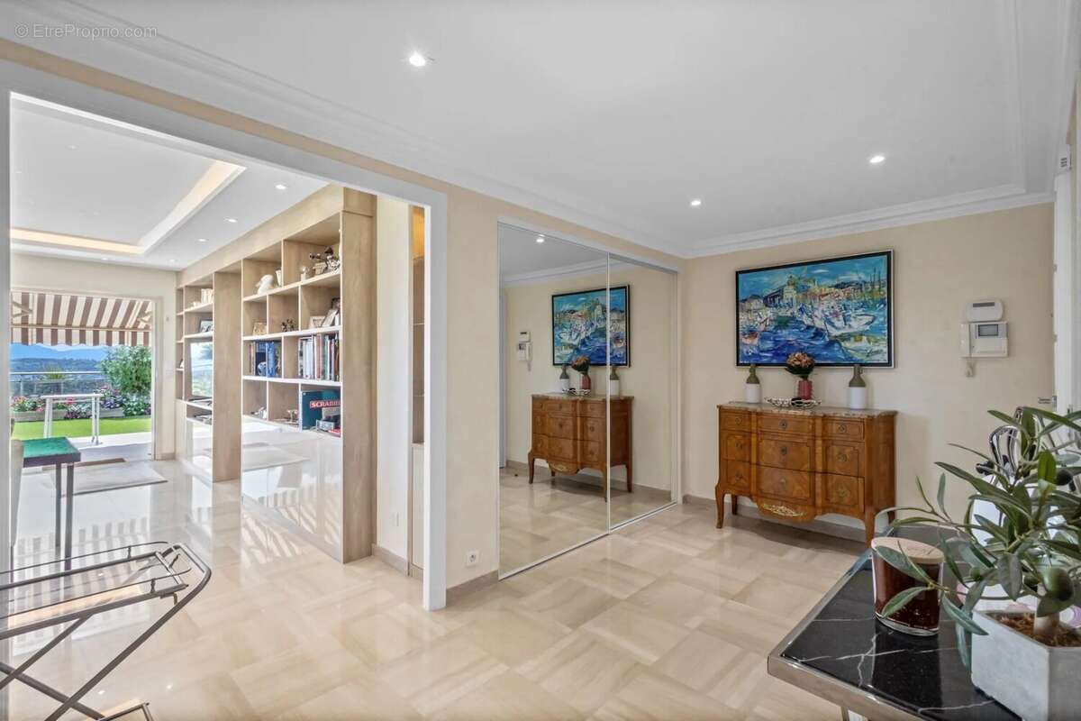 Appartement à LE CANNET