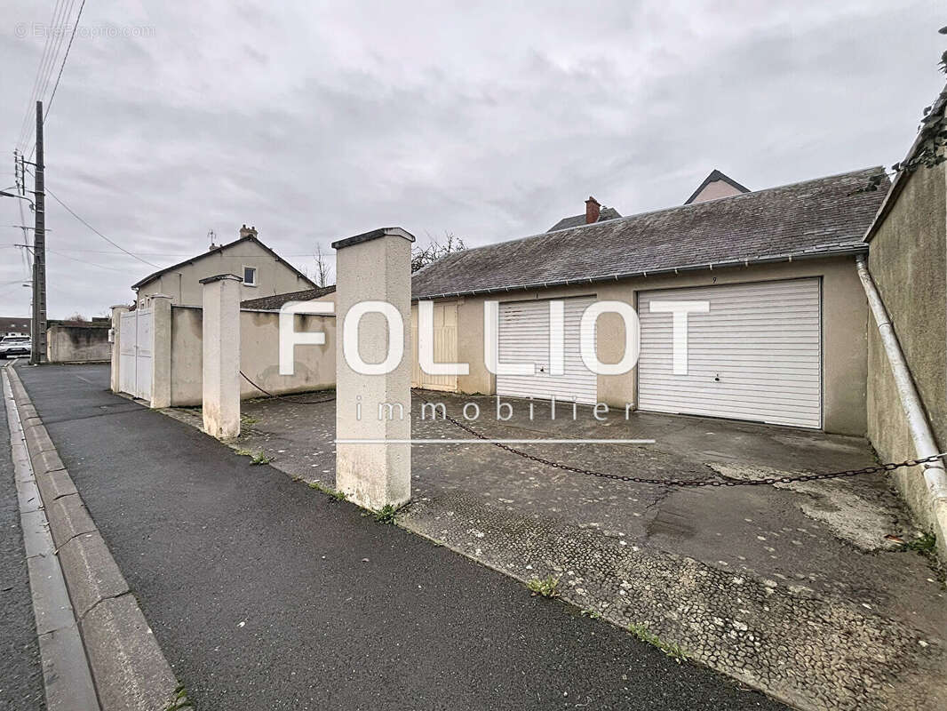 Parking à LUC-SUR-MER