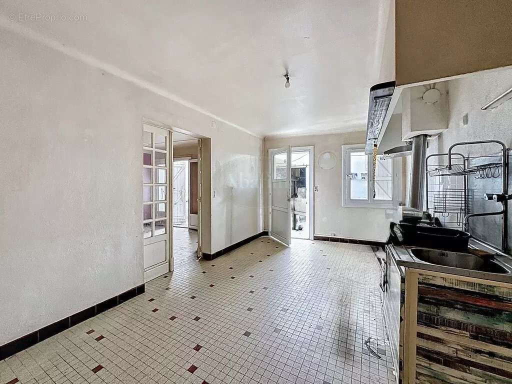 Maison à VILLECOMTAL-SUR-ARROS