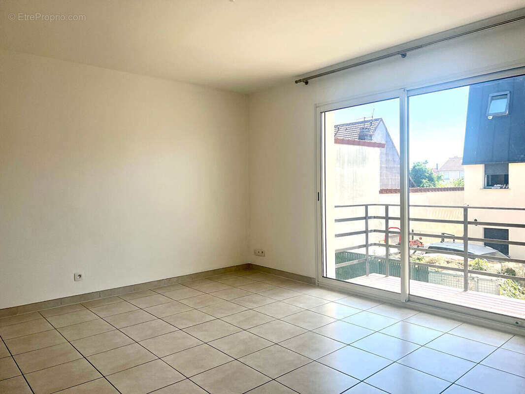 Appartement à SARTROUVILLE