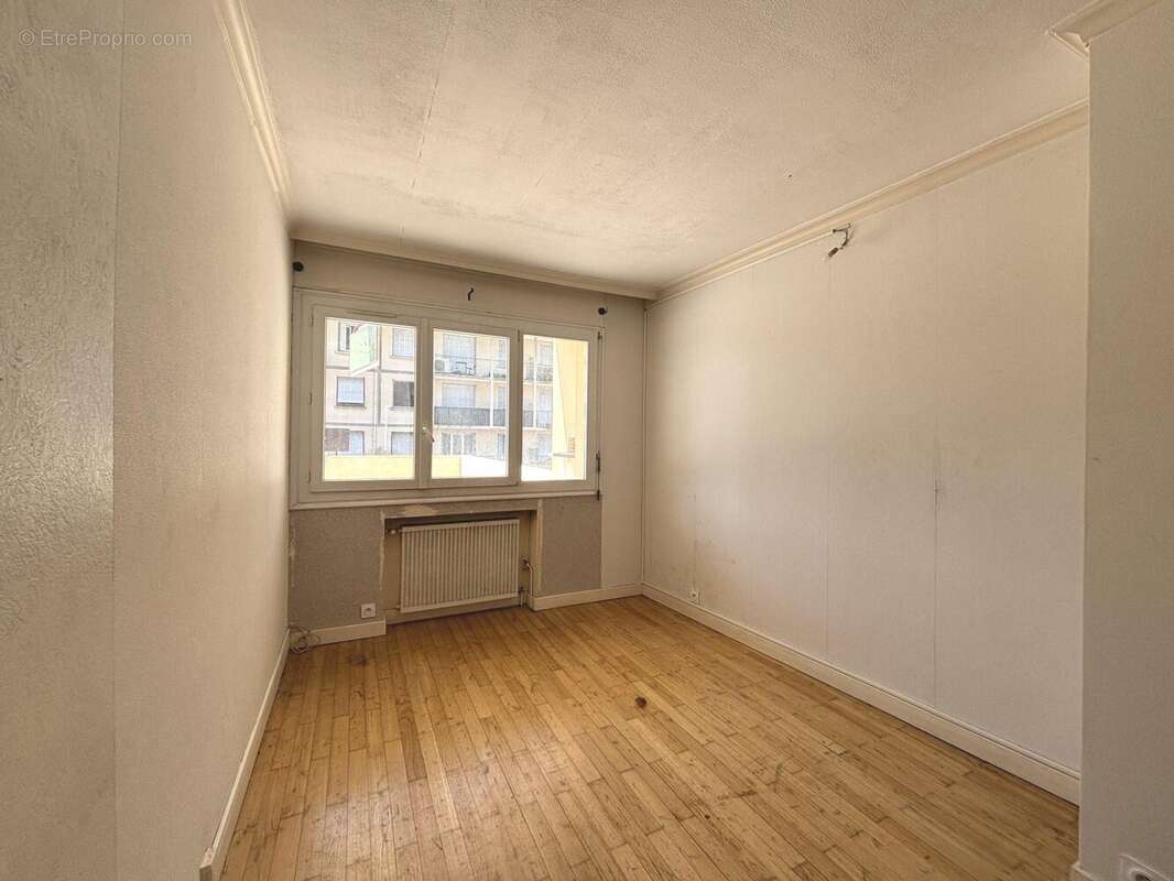 Appartement 75 m² à Romans-Sur-Isere  - photo 6