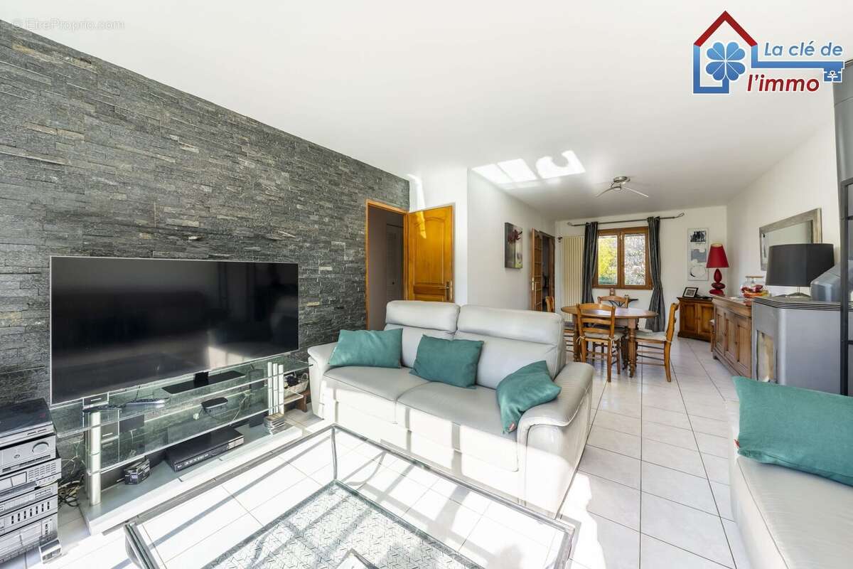 Maison à MOISSY-CRAMAYEL