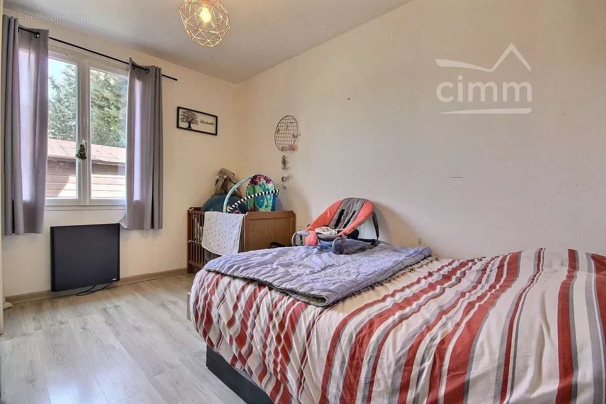 Maison à MONTELIMAR