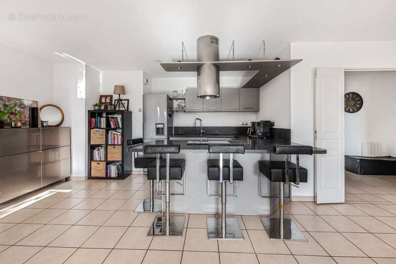 Appartement à COLLONGES-AU-MONT-D'OR