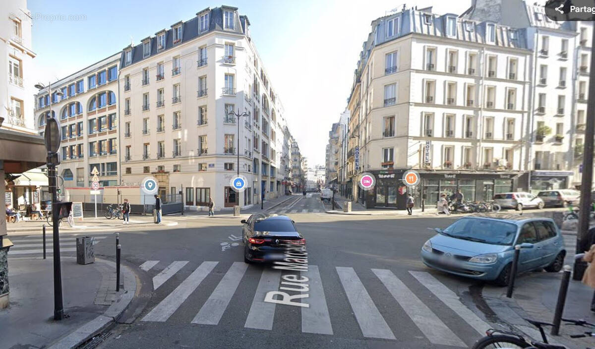 Parking à PARIS-18E