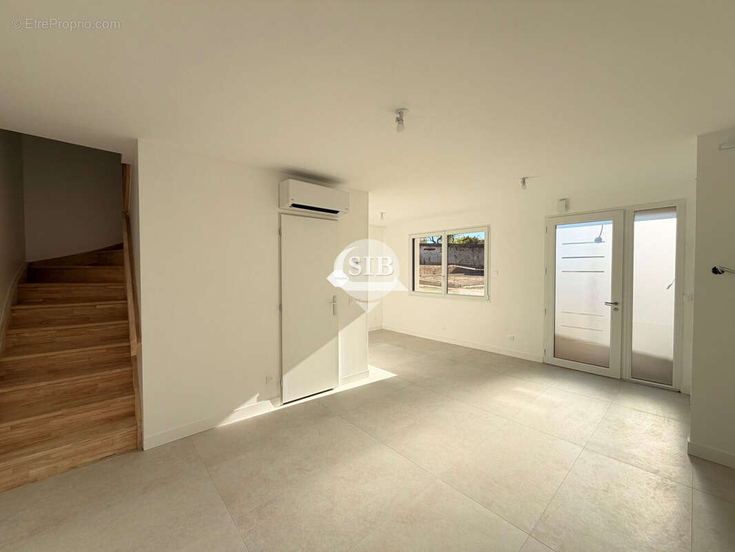 Maison à LA VILLE-DU-BOIS