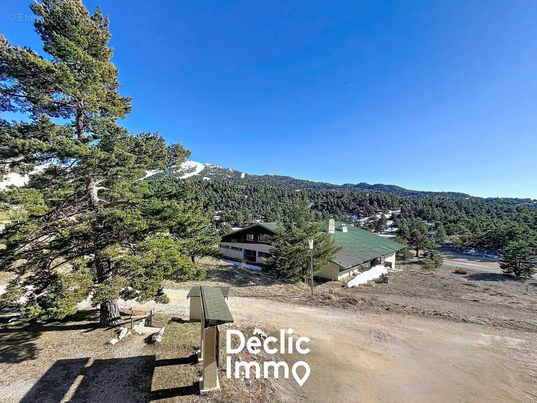 Appartement à GREOLIERES