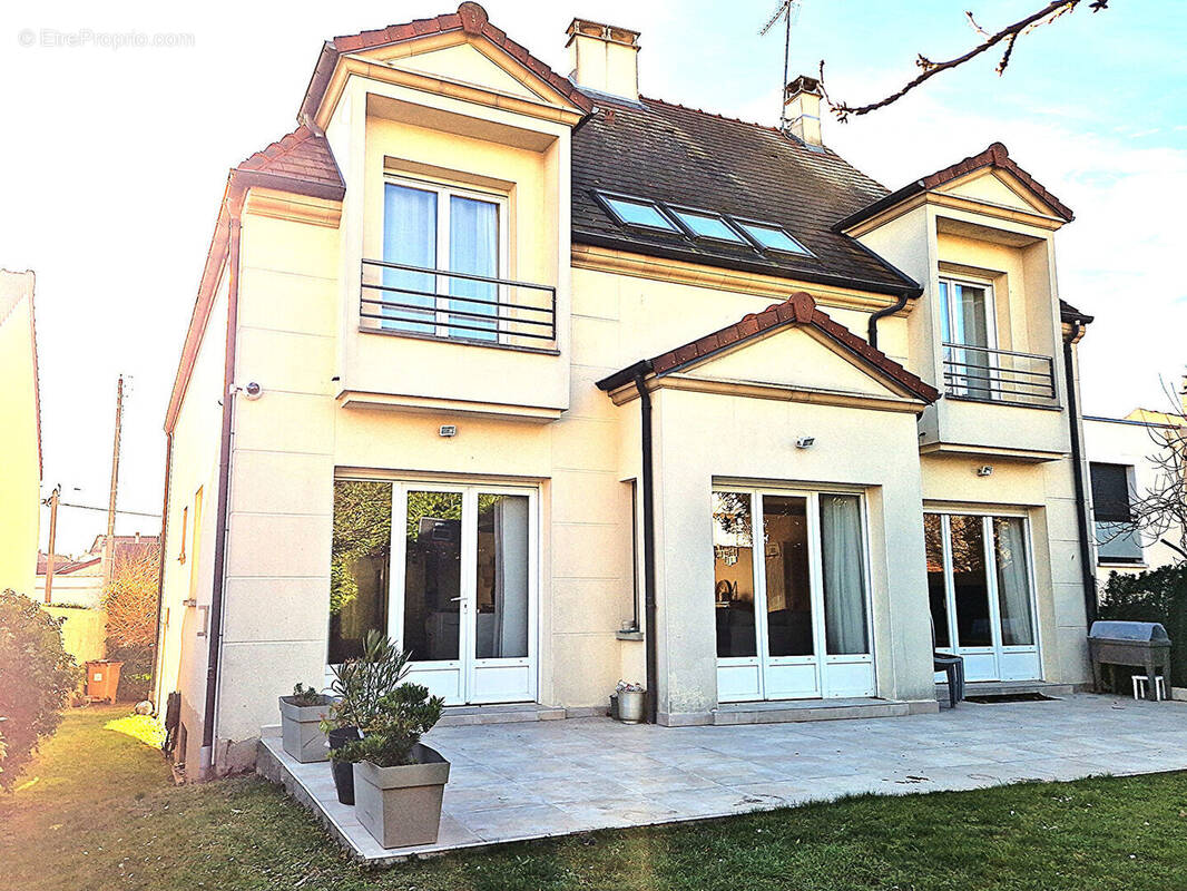 Maison à LIVRY-GARGAN