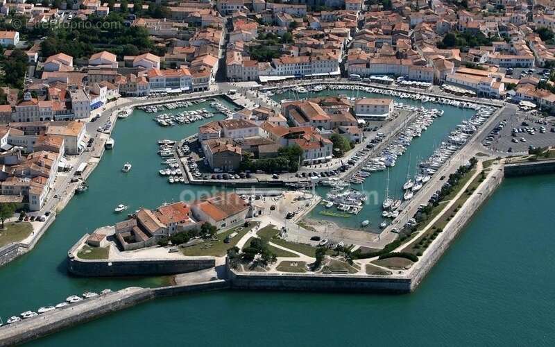 Appartement à LA FLOTTE