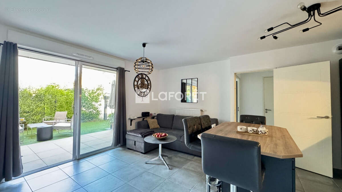 Appartement à FLEURIEUX-SUR-L'ARBRESLE