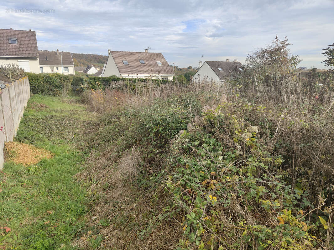 Terrain à BEAUVAIS