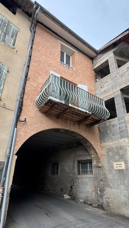  À VENDRE : Maison de village suspendue T4 atypique (~75 m²) – Le Brusquet - photo 2