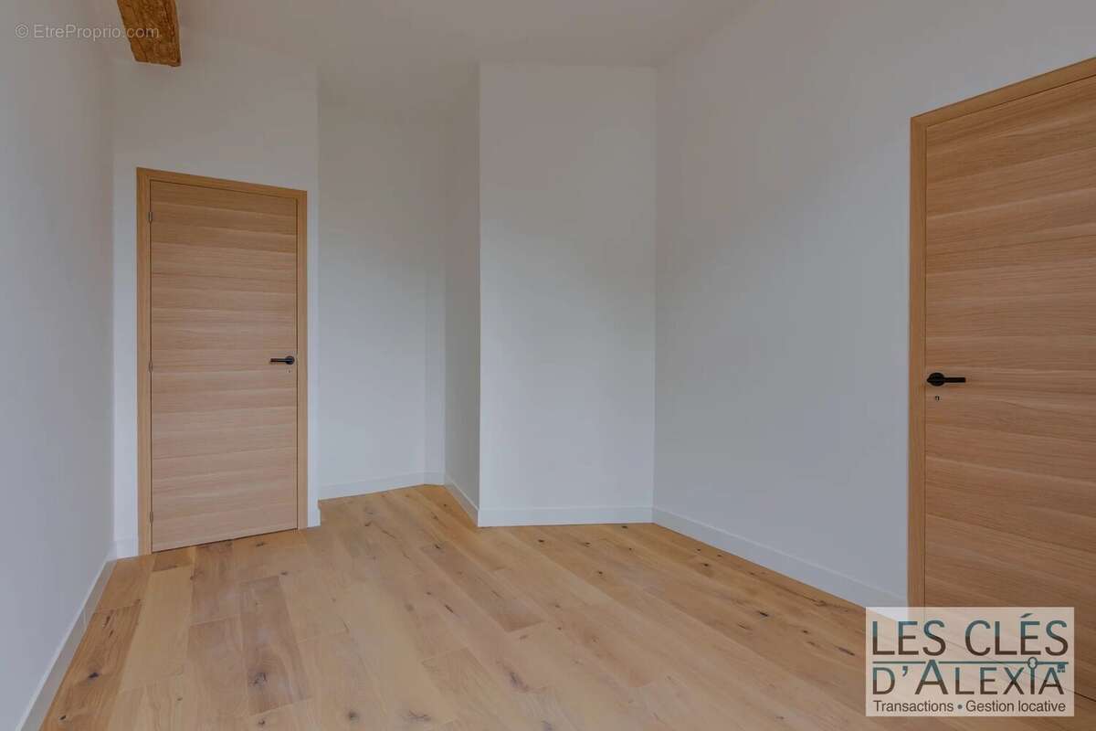 Appartement à SAINT-GENIS-LAVAL