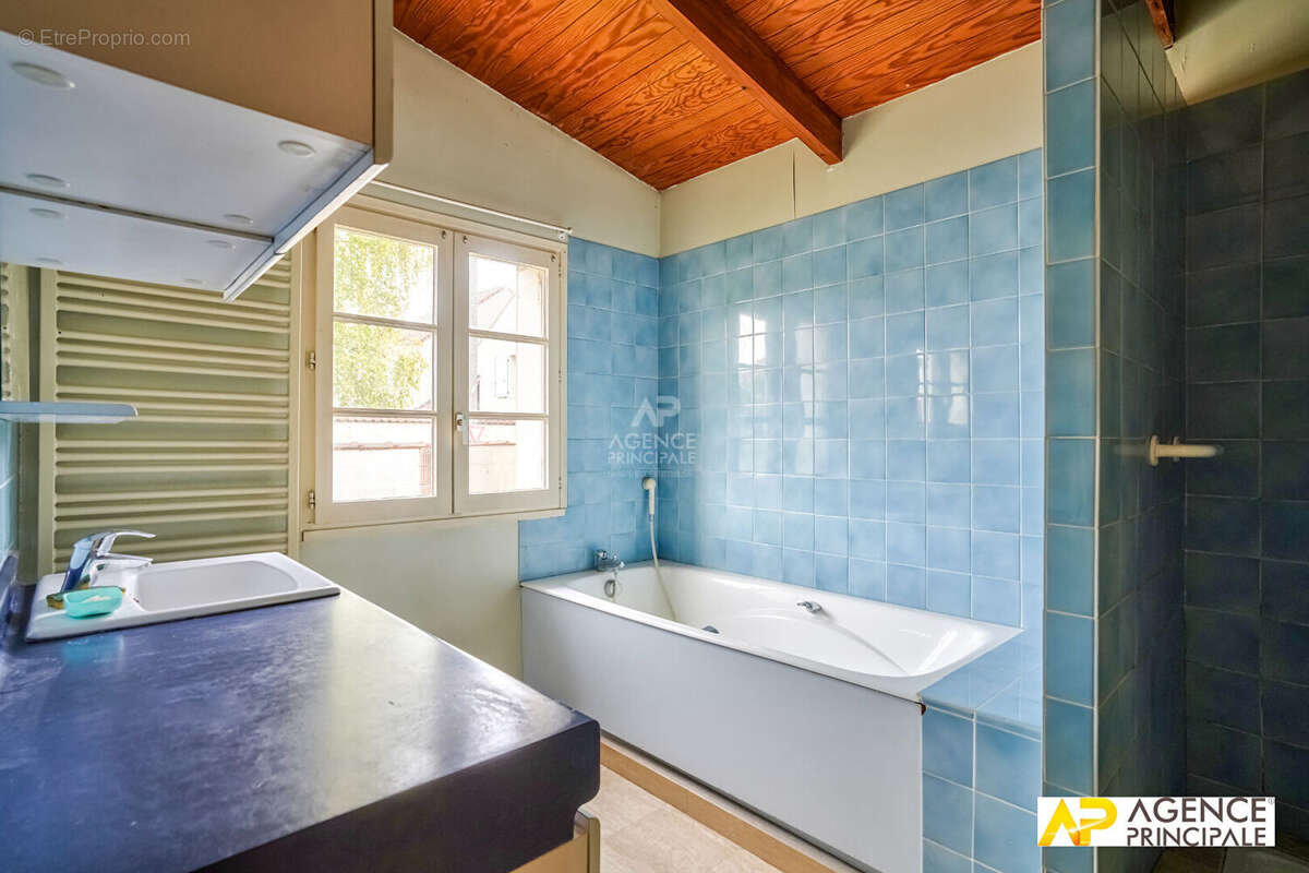 Maison à LE MESNIL-LE-ROI