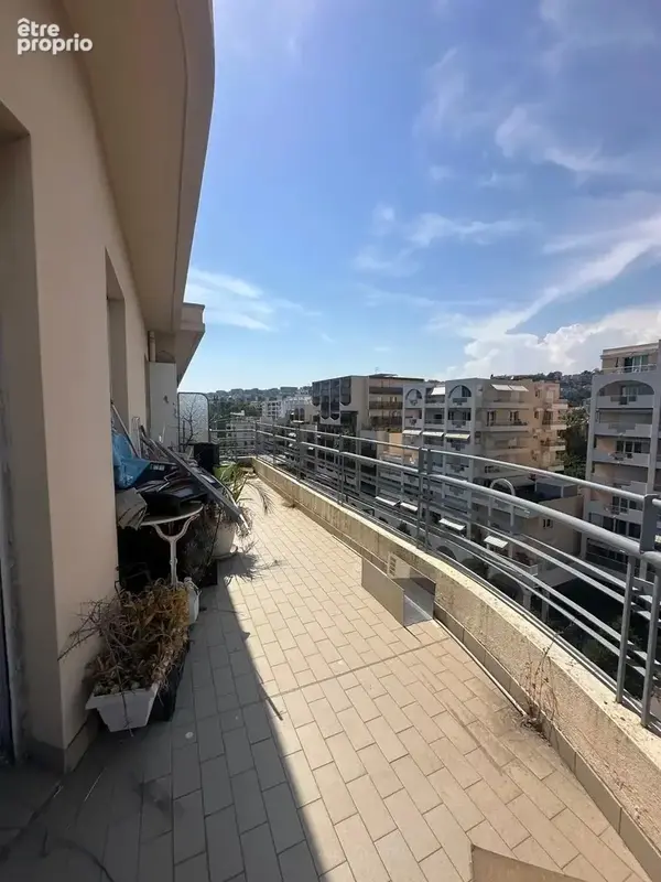A rénover - Dernier étage - Terrasse - photo 3