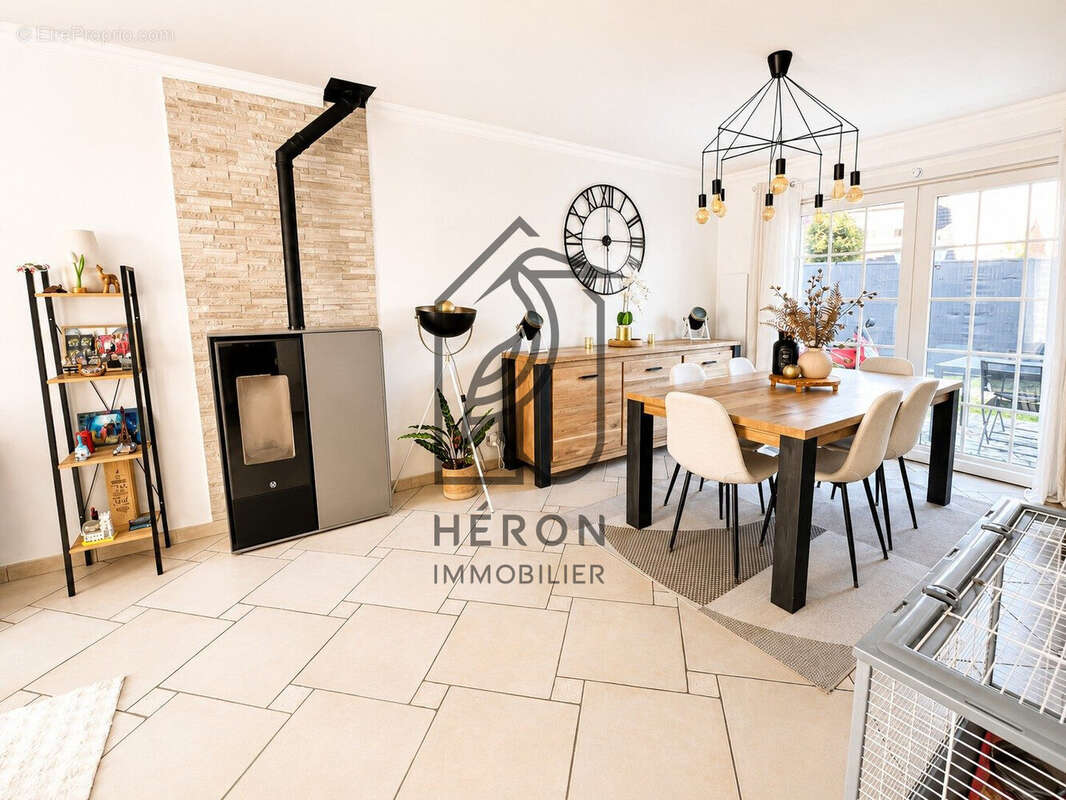 Séjour env 26 m² - Maison à BILLY-BERCLAU