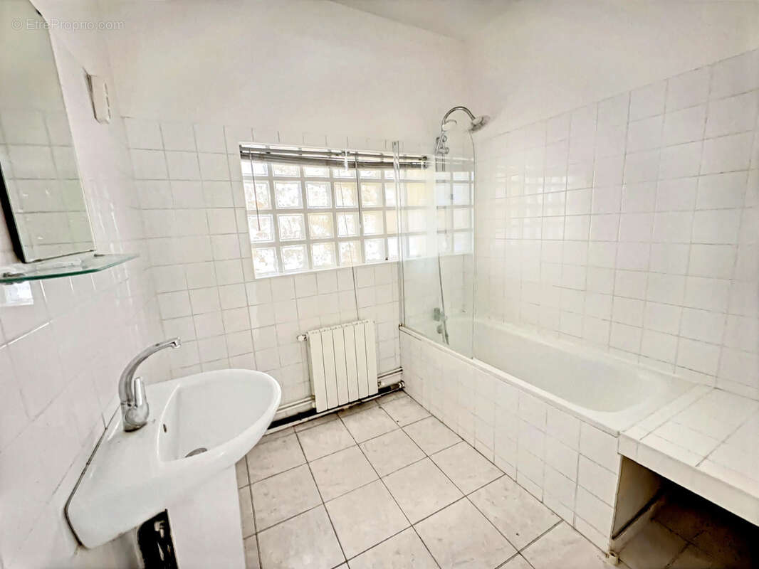 Appartement à PORT-SAINT-LOUIS-DU-RHONE