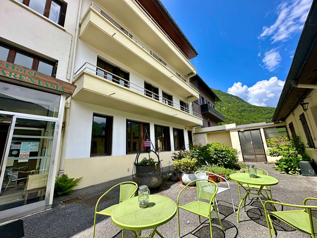 Hotel/ immeuble de 1200m2 - photo 4