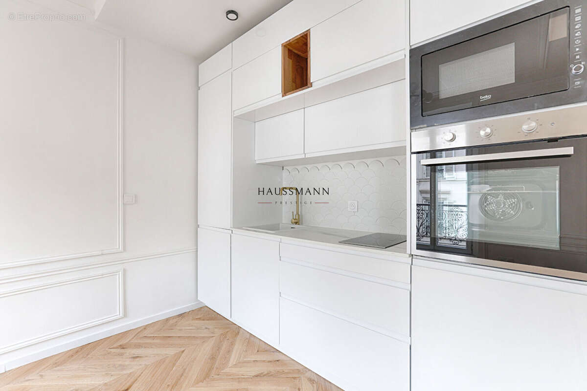 Appartement à PARIS-17E