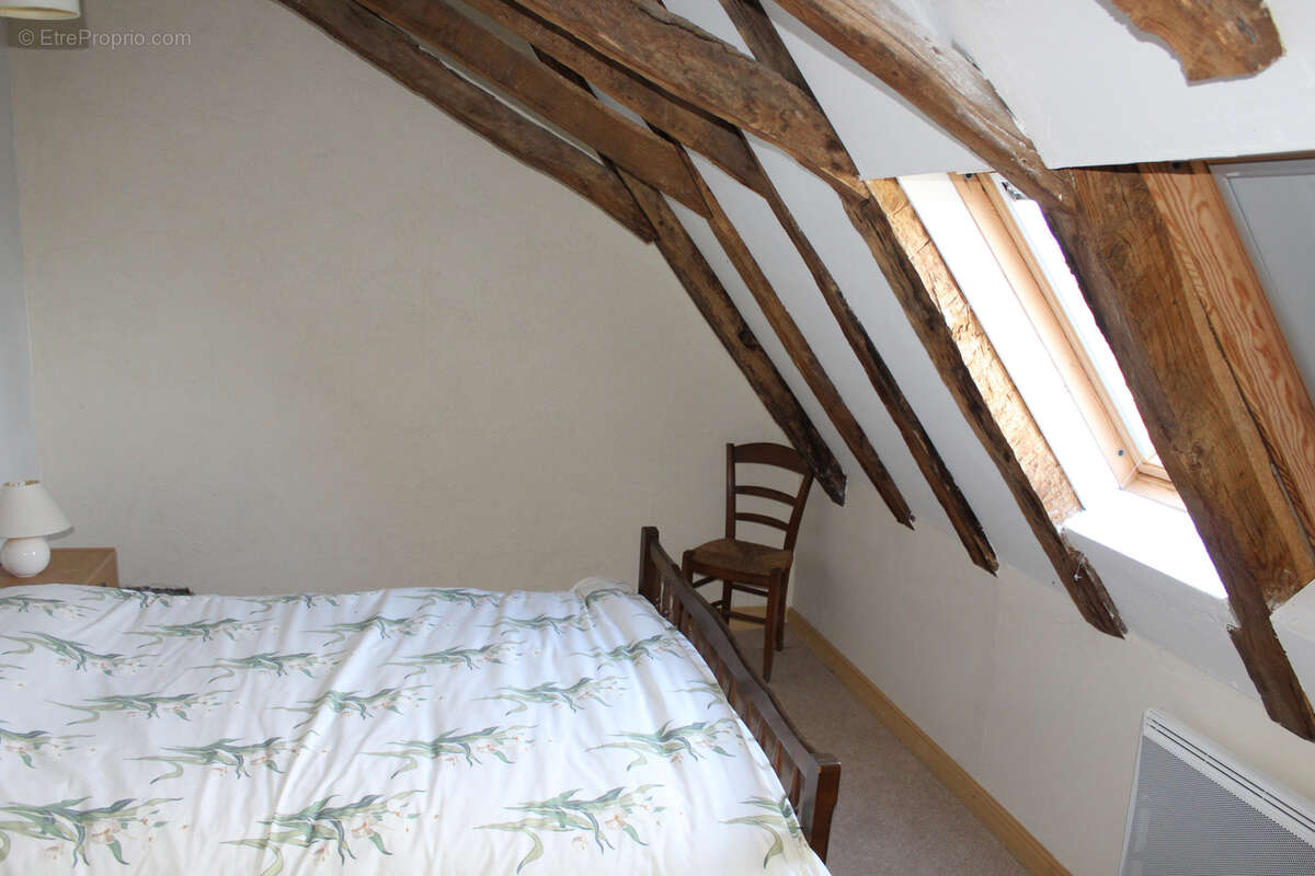 Maison à SAINT-MARTIN-CANTALES