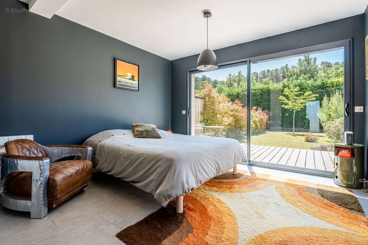 Appartement à PEYNIER