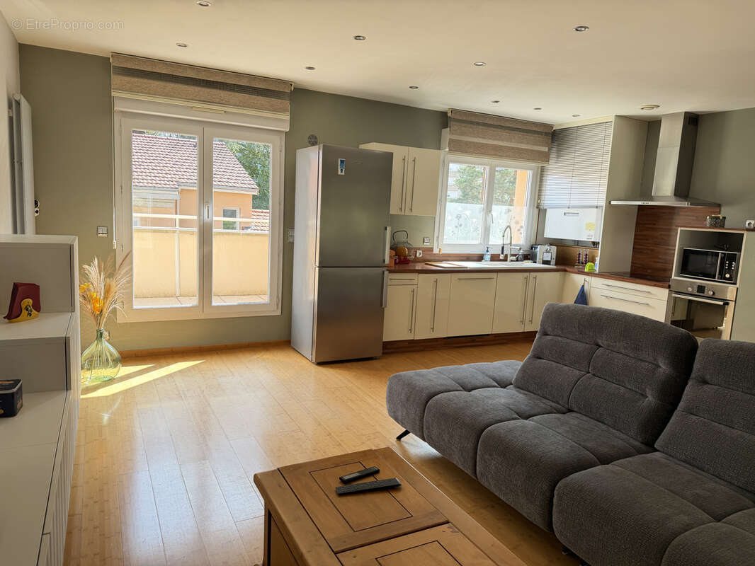 Saint-Etienne maison d'environ 125 m2 avec garage 259.000€ - photo 2