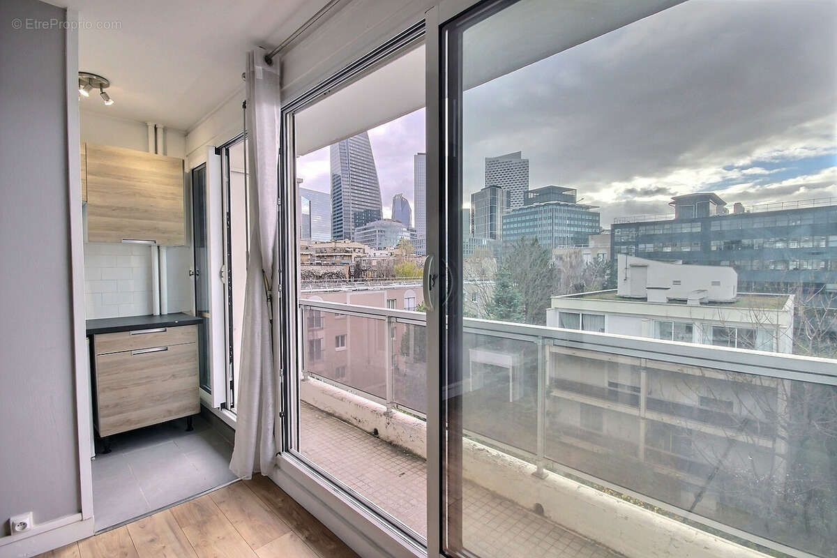 Appartement à COURBEVOIE