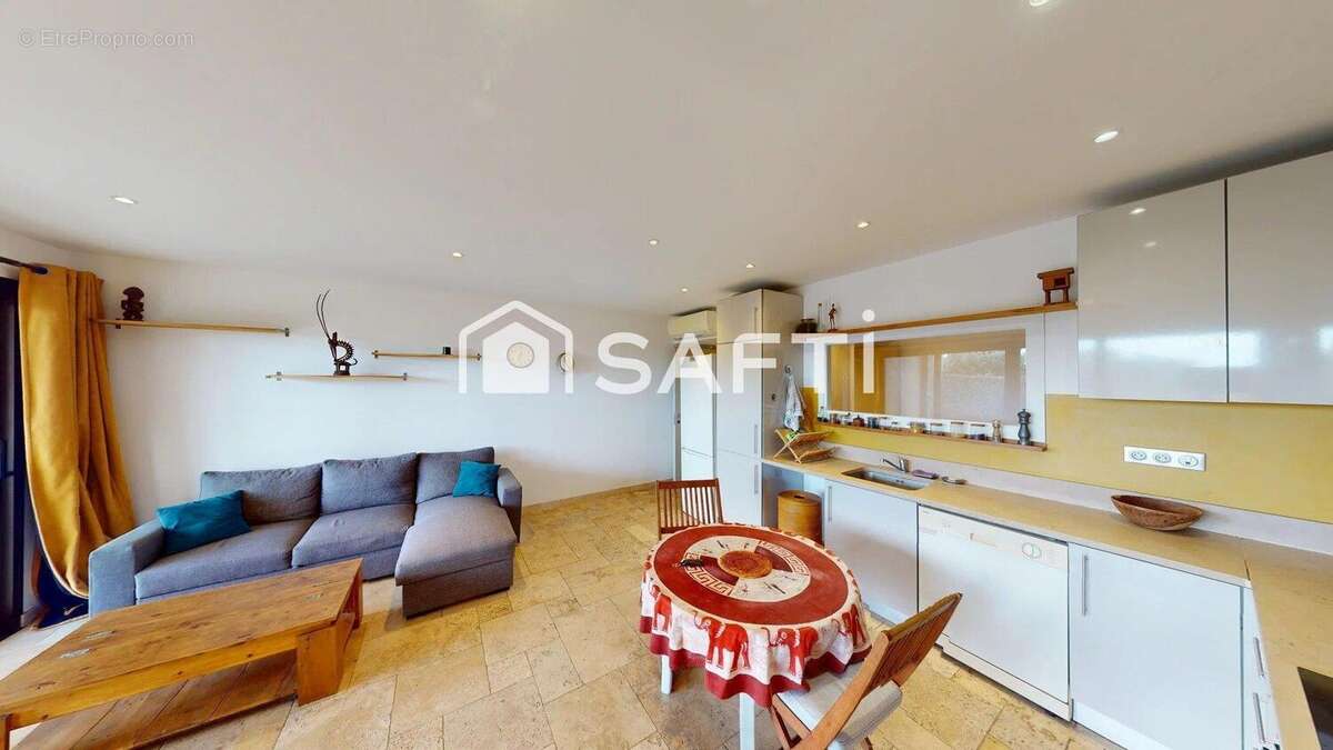 Photo 2 - Appartement à ROQUEBRUNE-SUR-ARGENS