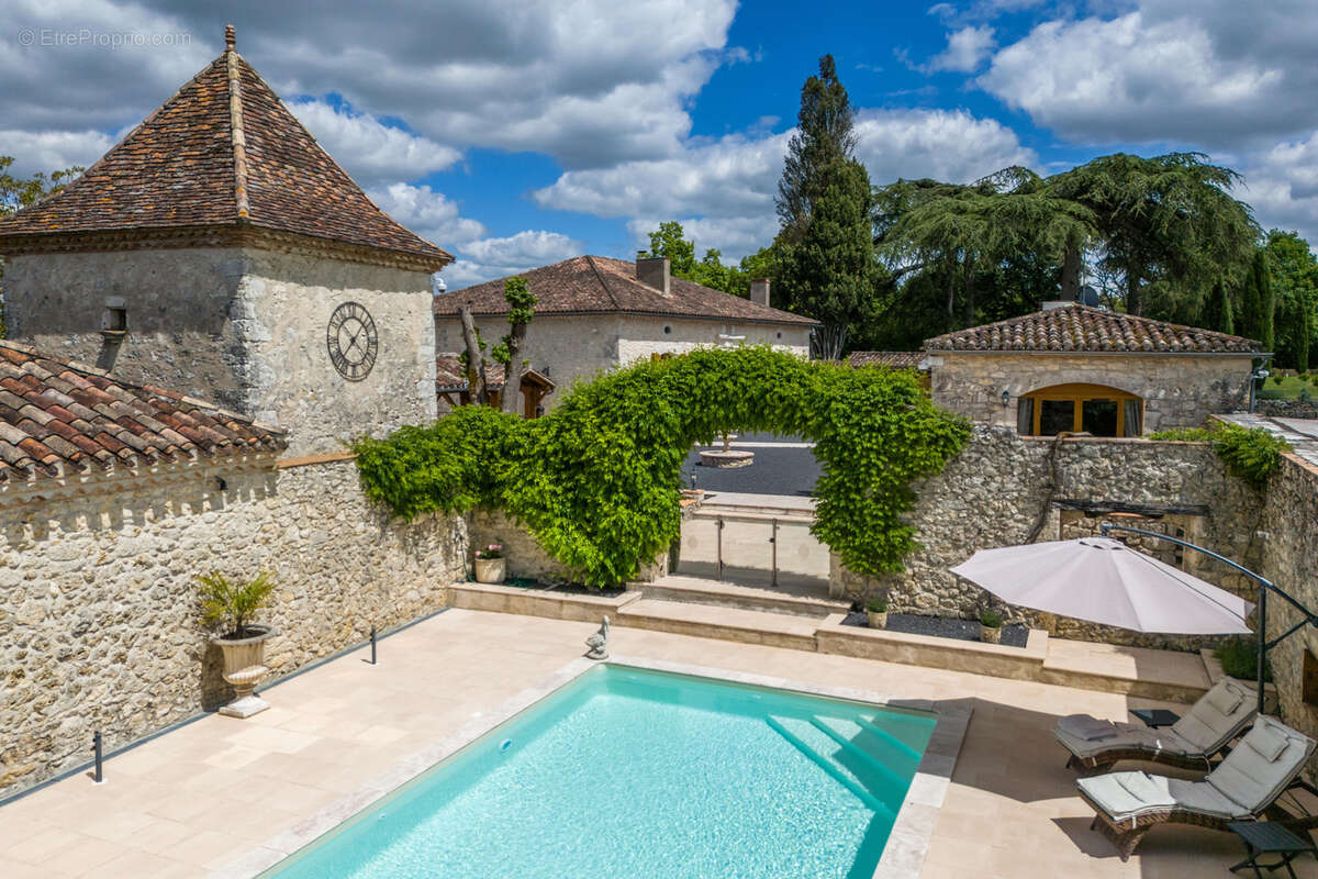 Maison à BEAUVILLE