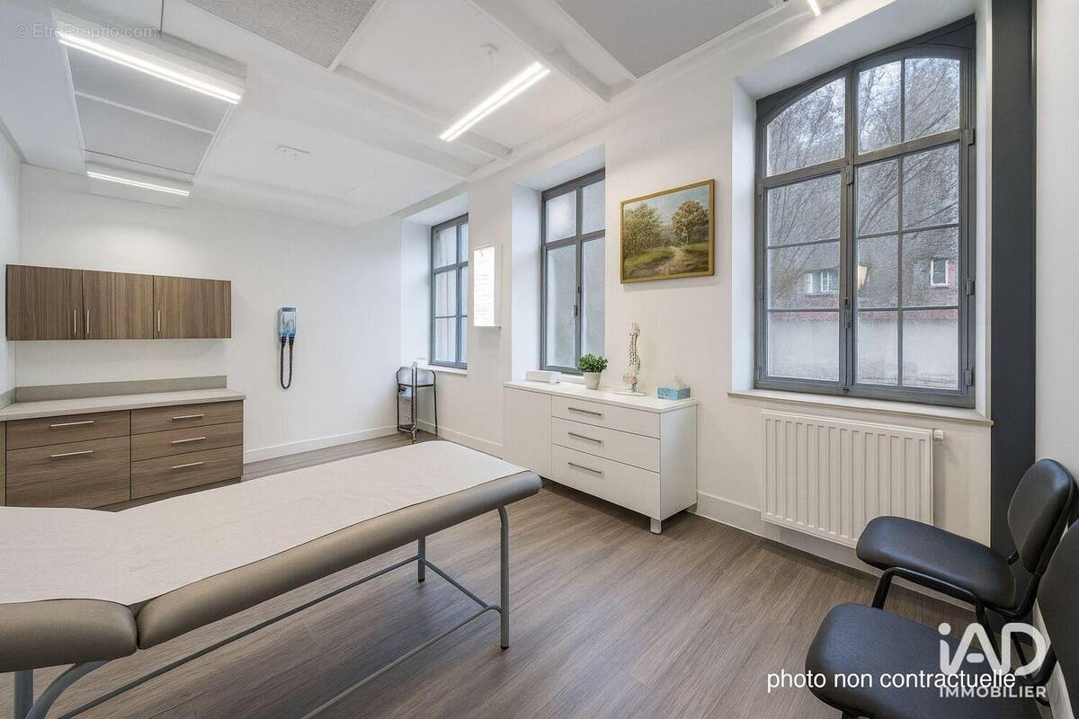 Photo 1 - Commerce à BRIE-COMTE-ROBERT