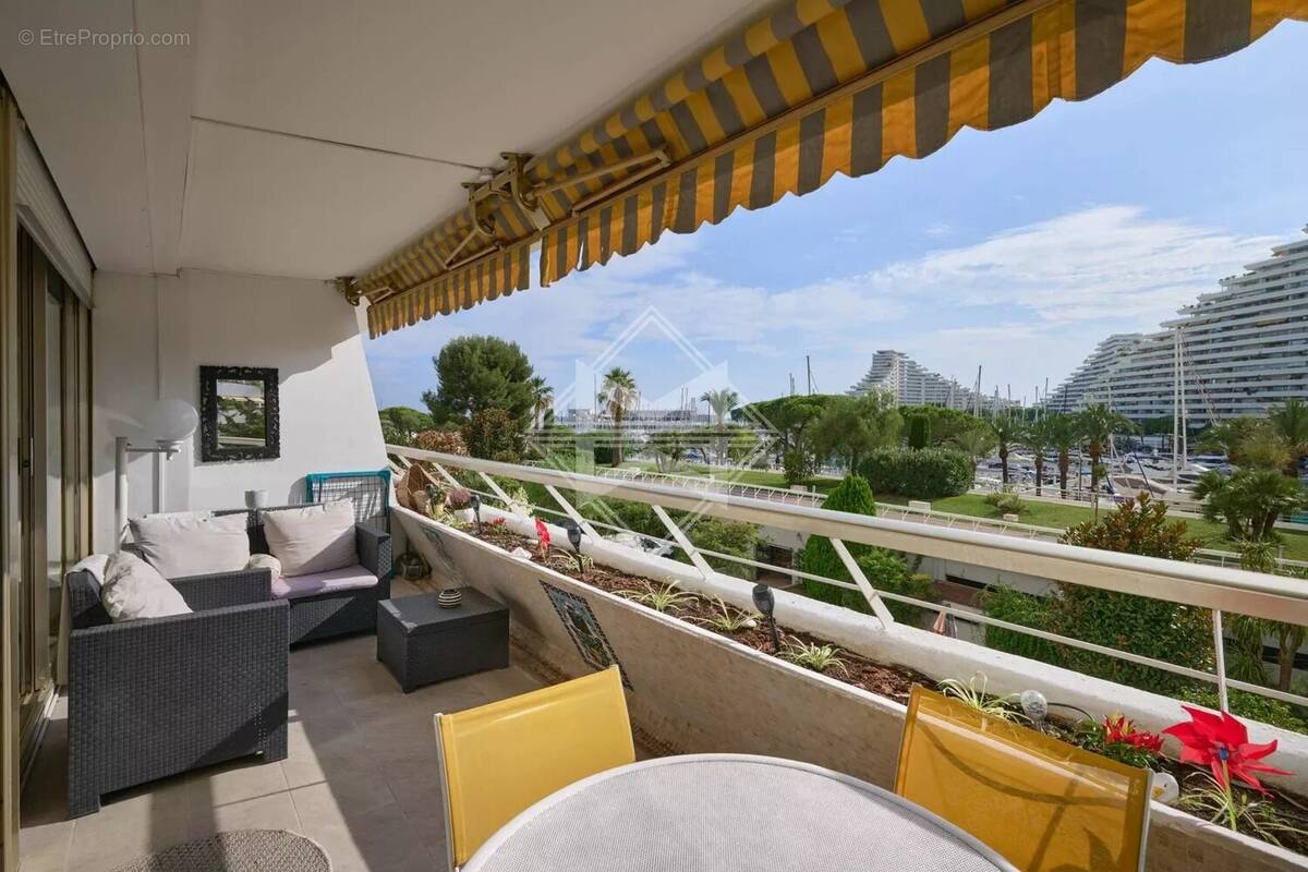 Appartement à VILLENEUVE-LOUBET