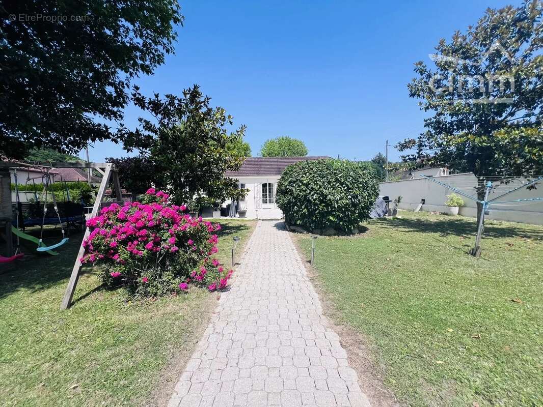 Maison à PONT-SAINTE-MAXENCE