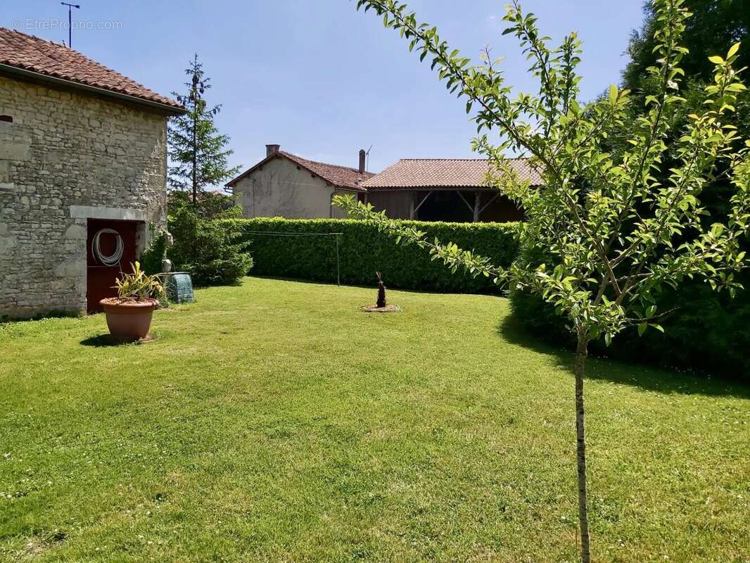 Maison à LA FAYE
