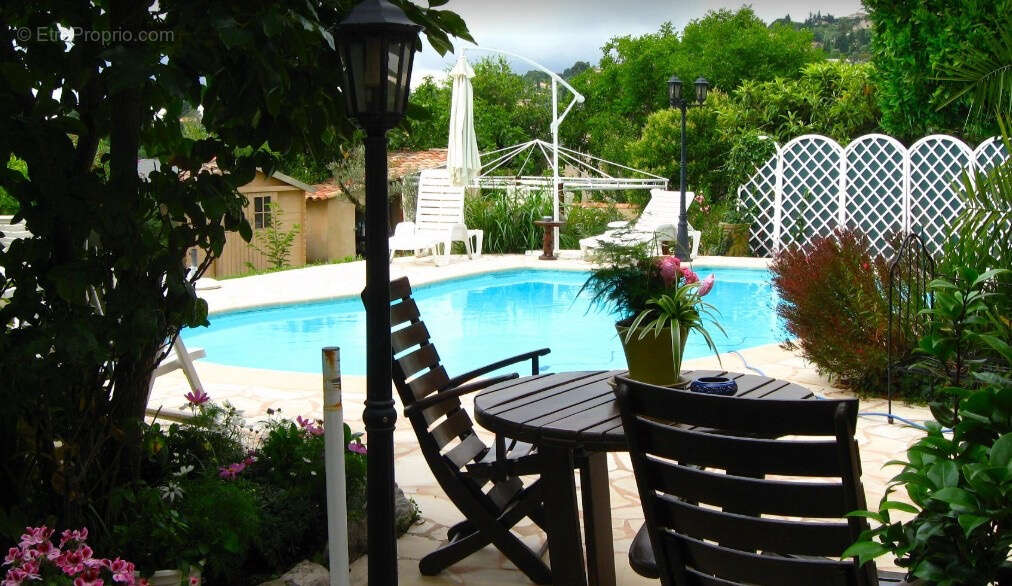 Maison à TOURRETTES-SUR-LOUP