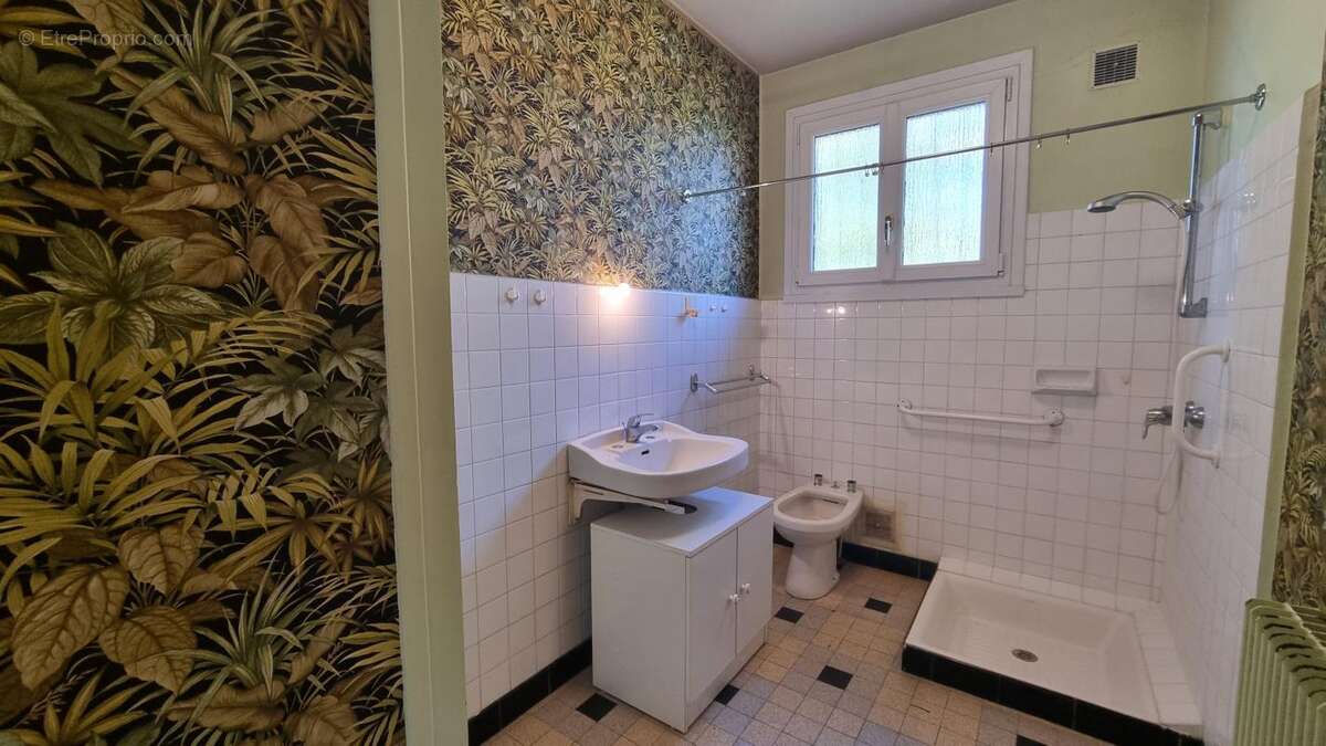 Maison à FONTAINES-SAINT-MARTIN