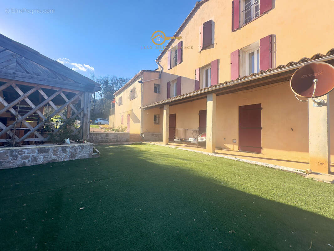 Maison à LE CANNET-DES-MAURES