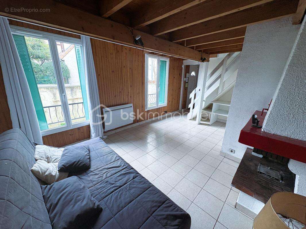 Maison à LES LILAS