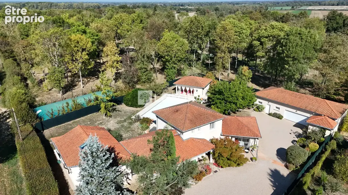 Le Montellier Maison familiale à vendre de 236 m² avec piscine et double garage - photo 23